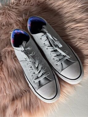 Converse Madison Ox Wolf Sneakers Size 9